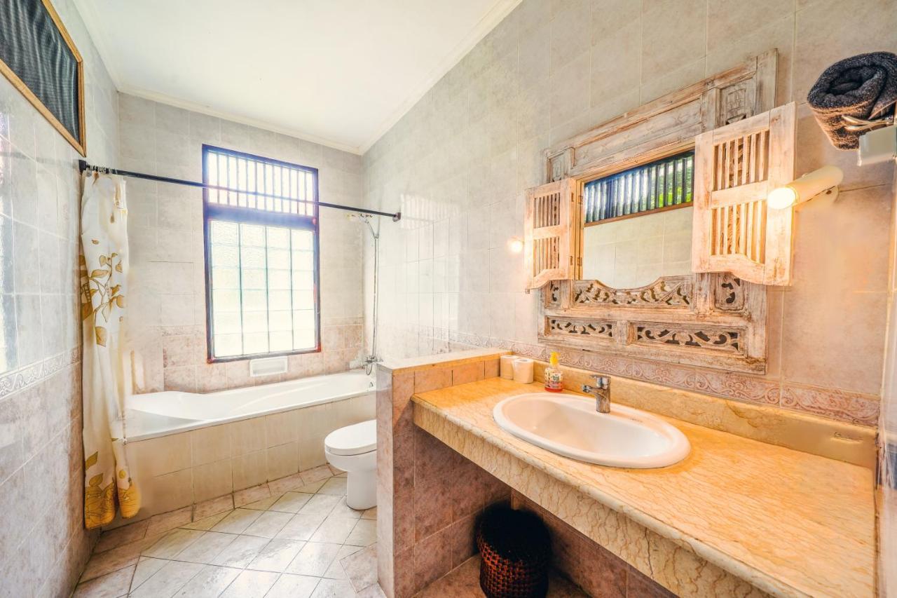 Villa Mica - Kuta - 5 Bedrooms - 5 Bathrooms - Great Location Exteriör bild